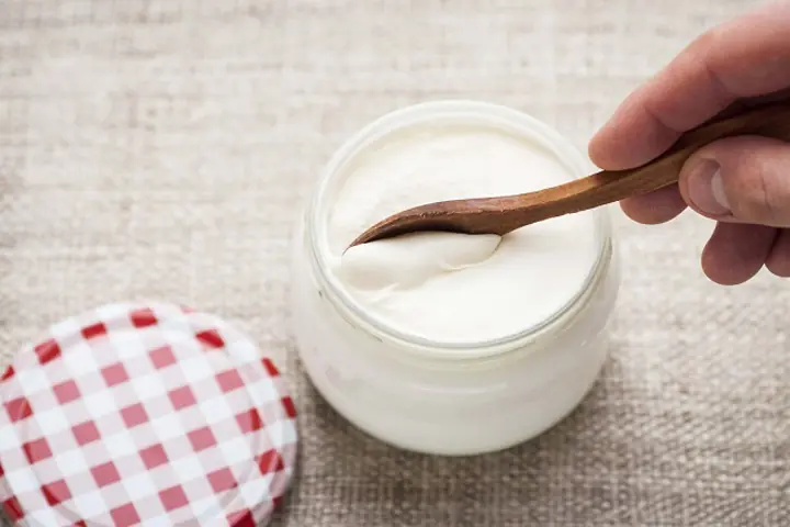 Ăn sữa chua trị ti&ecirc;u chảy