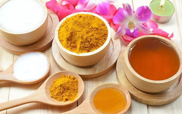 Sử dụng mật ong và bột nghệ chữa đau dạ dày